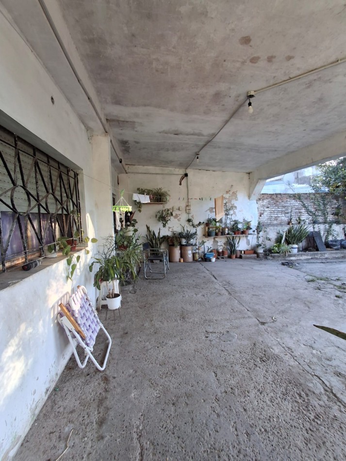 VENDE CASA EN AMPLIO TERRENO!