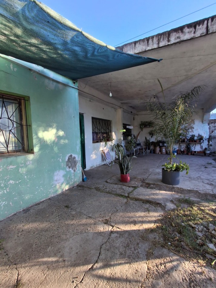 VENDE CASA EN AMPLIO TERRENO!