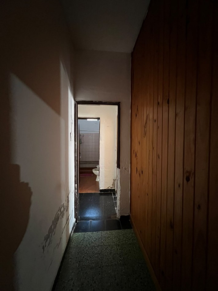 VENDE CASA CON AMPLIO PATIO!