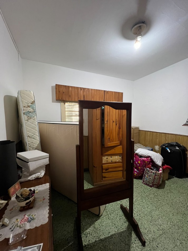 VENDE CASA CON AMPLIO PATIO!