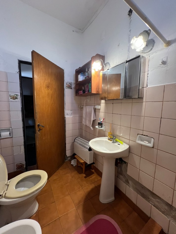 VENDE CASA CON AMPLIO PATIO!