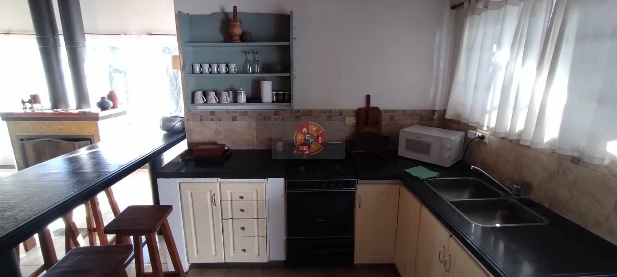 VENDE CASA EN PUEBLO BELGRANO!