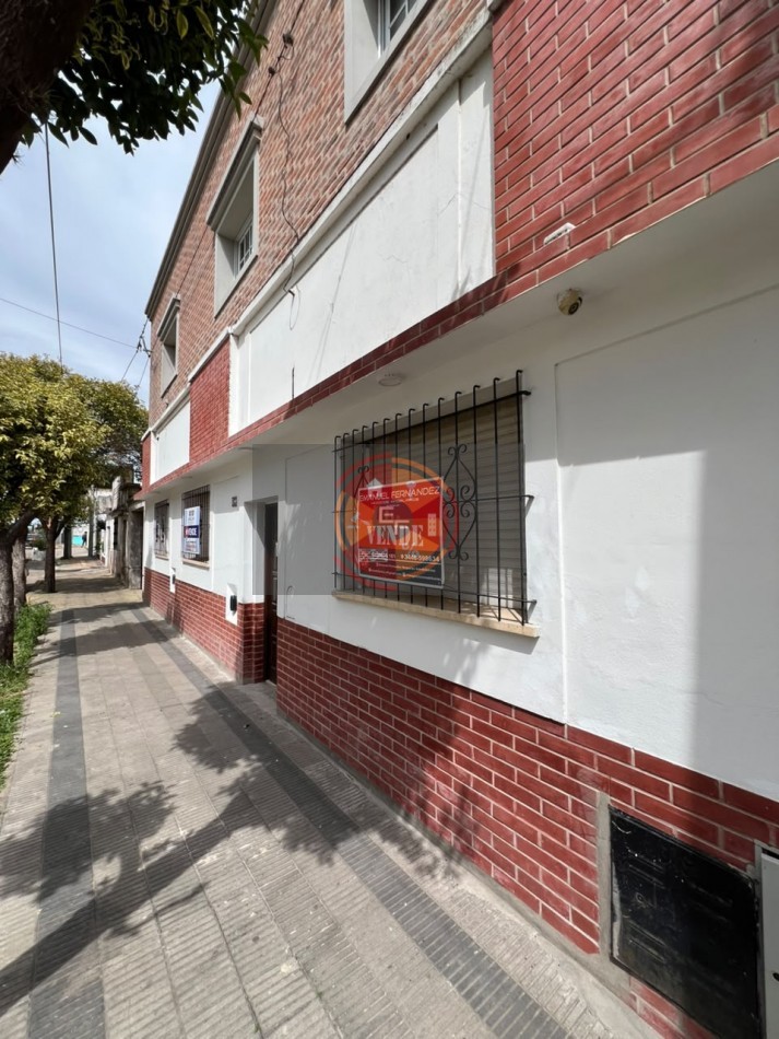 VENDE PH CON AMPLIO PATIO!