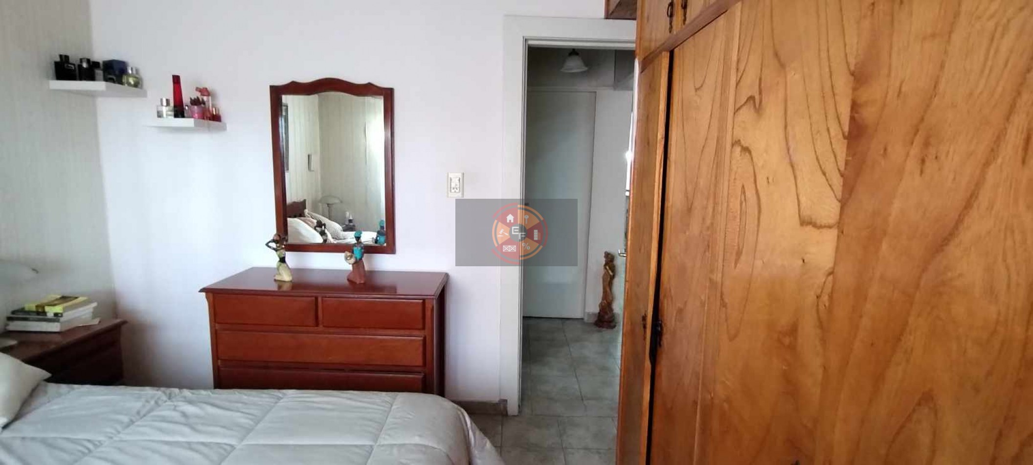 VENDE INMUEBLE COMPUESTO POR CASA, DEPARTAMENTO, LOCAL Y TALLER!