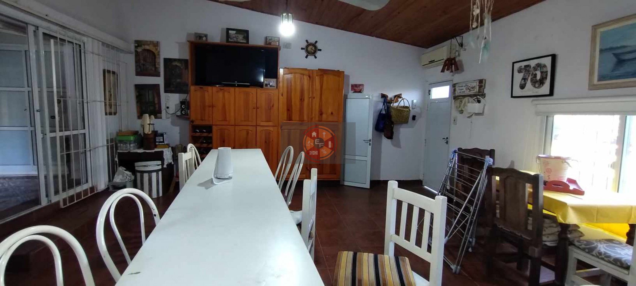 VENDE INMUEBLE COMPUESTO POR CASA, DEPARTAMENTO, LOCAL Y TALLER!