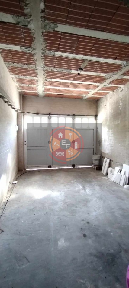 VENDE CASA EN ZONA COSTANERA!