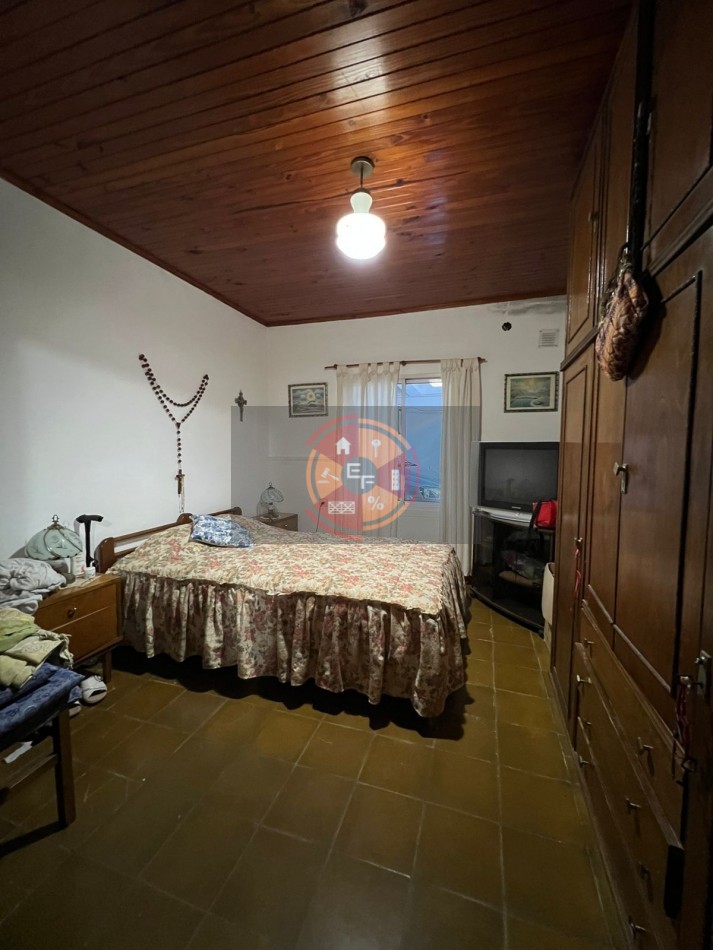 VENDE CASA Y CONSULTORIO SEMICENTRICO!