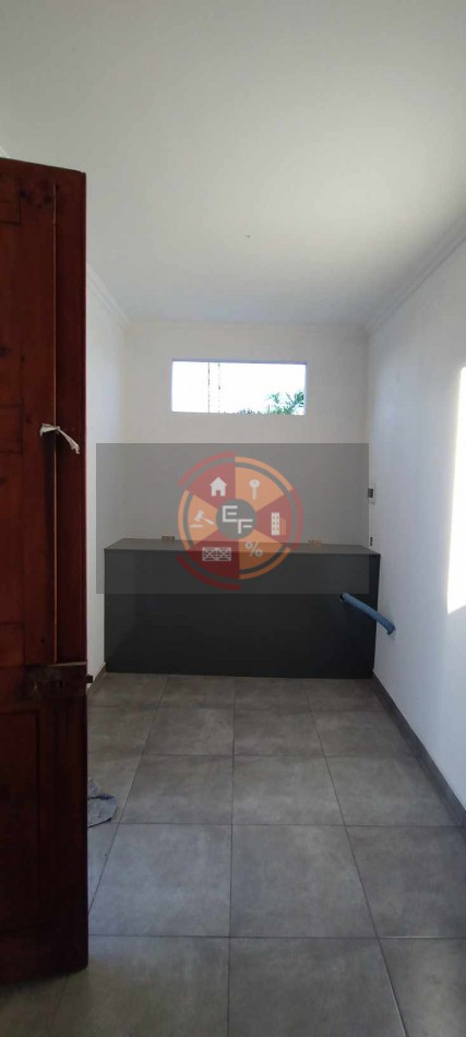 VENDE CASA A ESTRENAR, CON AMPLIO PATIO, PISCINA Y BALCON TERRAZA!