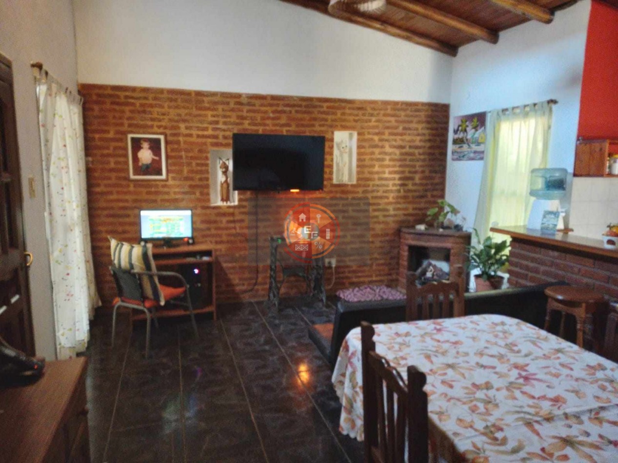 VENDE CASA SEMICENTRICA!