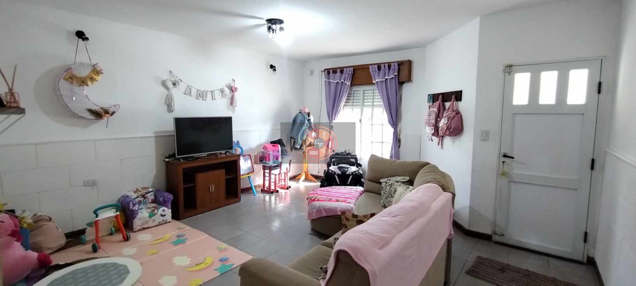 VENDE CASA EN ZONA COSTANERA!
