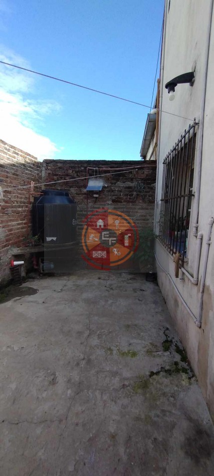 VENDE CASA EN ZONA COSTANERA!