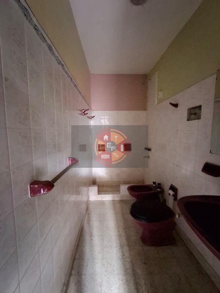 VENDE CASA CENTRICA!