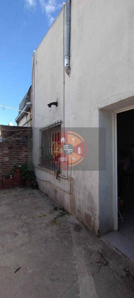 VENDE CASA EN ZONA COSTANERA!