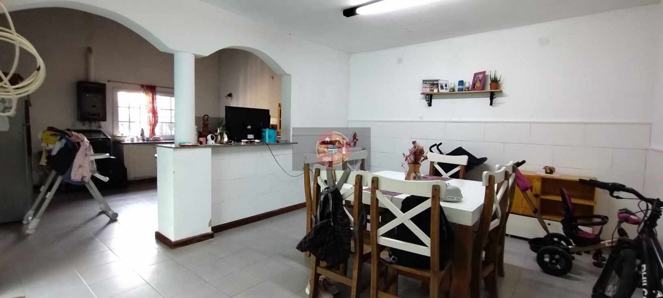VENDE CASA EN ZONA COSTANERA!