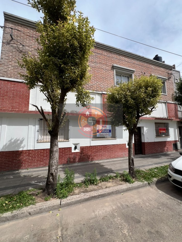 VENDE PH CON AMPLIO PATIO!
