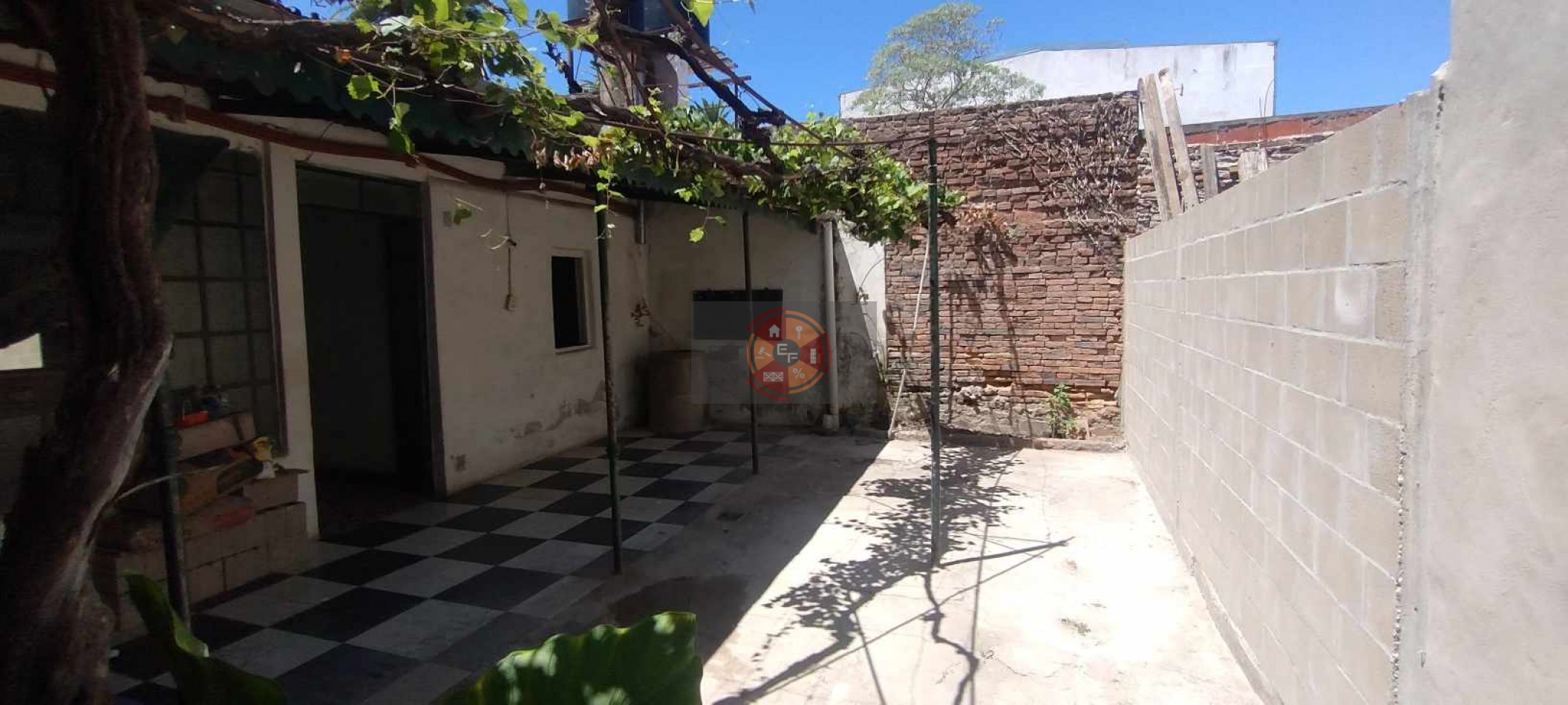 VENDE CASA CENTRICA!