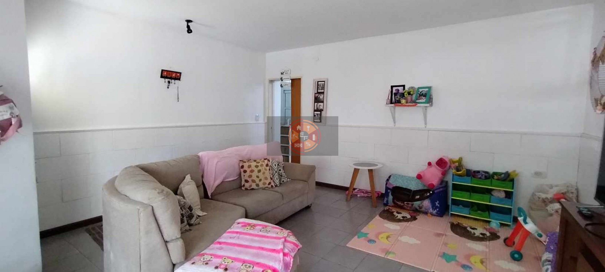 VENDE CASA EN ZONA COSTANERA!