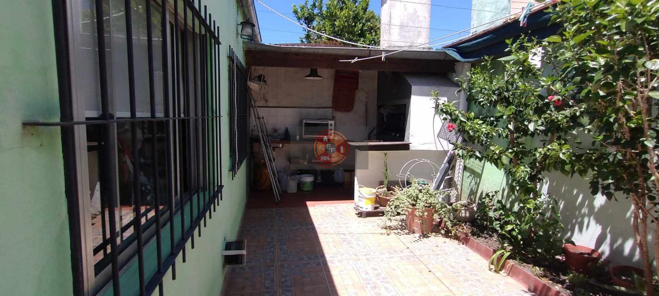 VENDE CASA SEMICENTRICA!