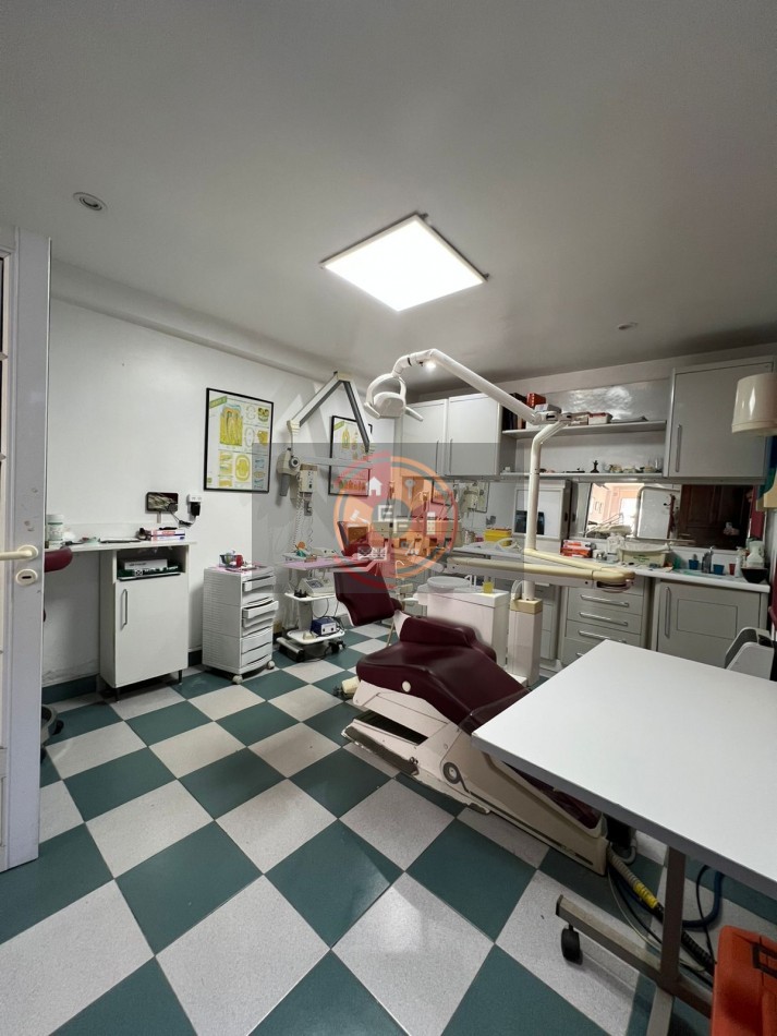 VENDE CASA Y CONSULTORIO SEMICENTRICO!