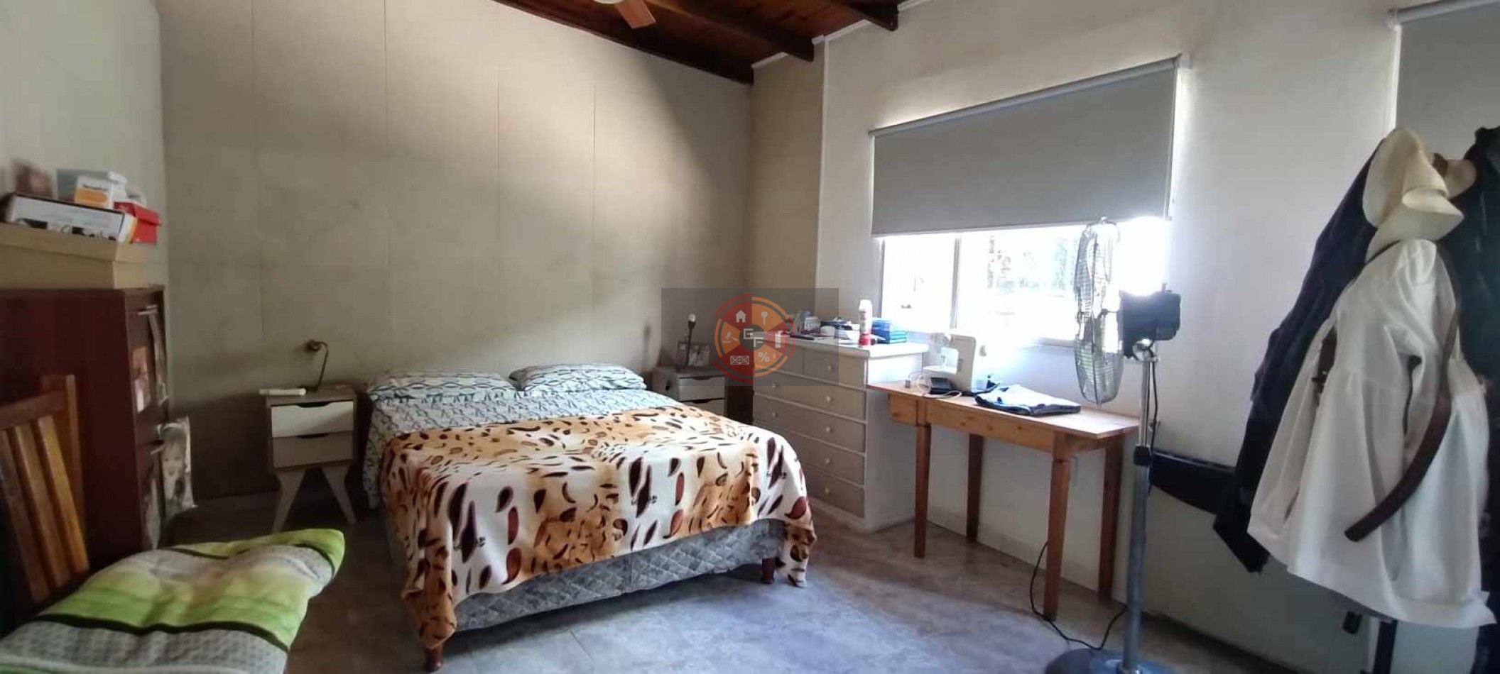 VENDE CASA SEMICENTRICA!