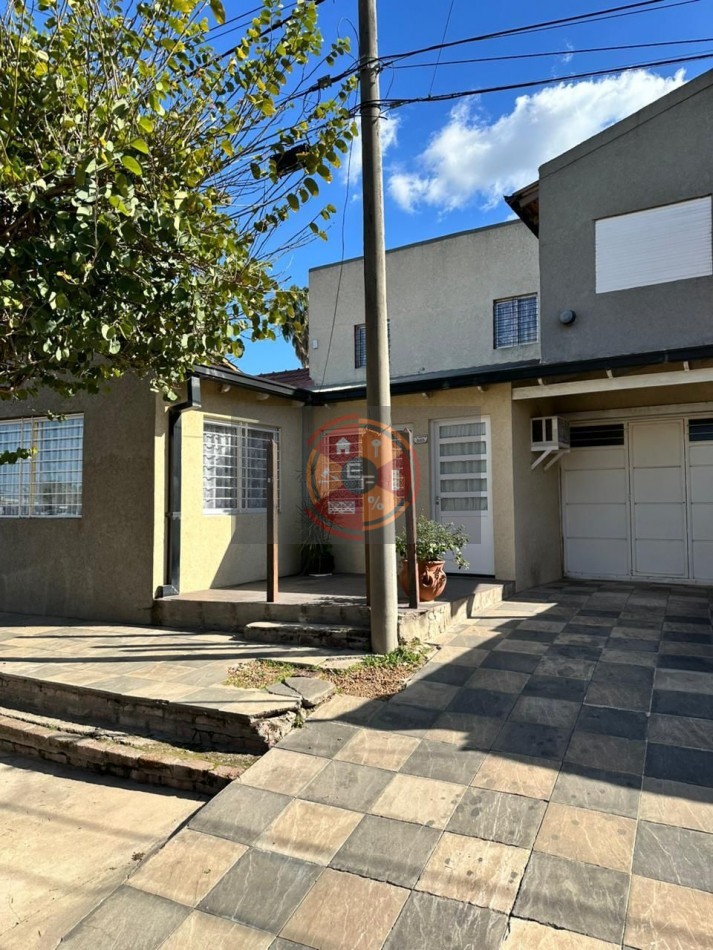 VENDE AMPLIA CASA!