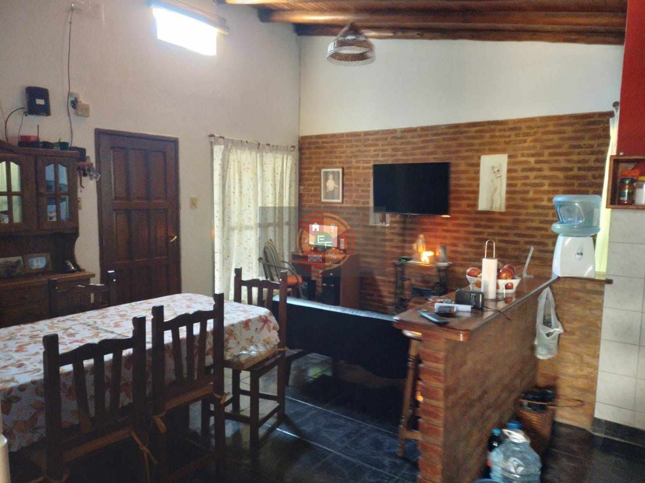 VENDE CASA SEMICENTRICA!