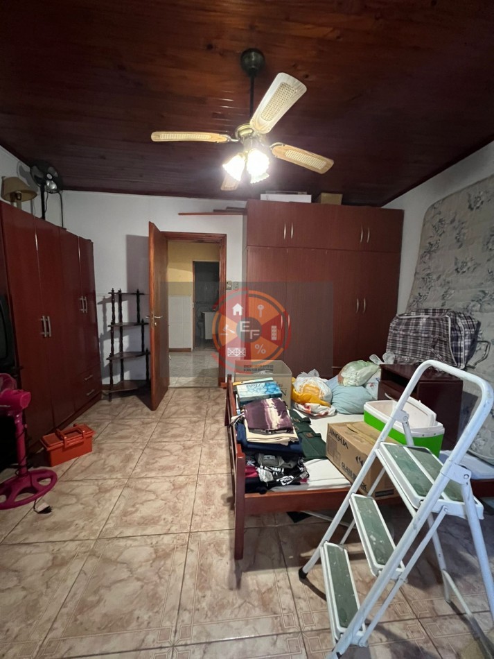 VENDE CASA Y CONSULTORIO SEMICENTRICO!