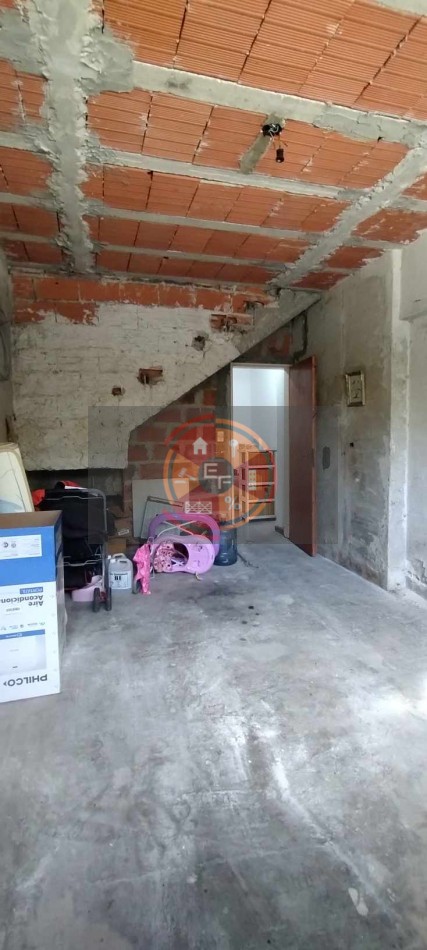 VENDE CASA EN ZONA COSTANERA!