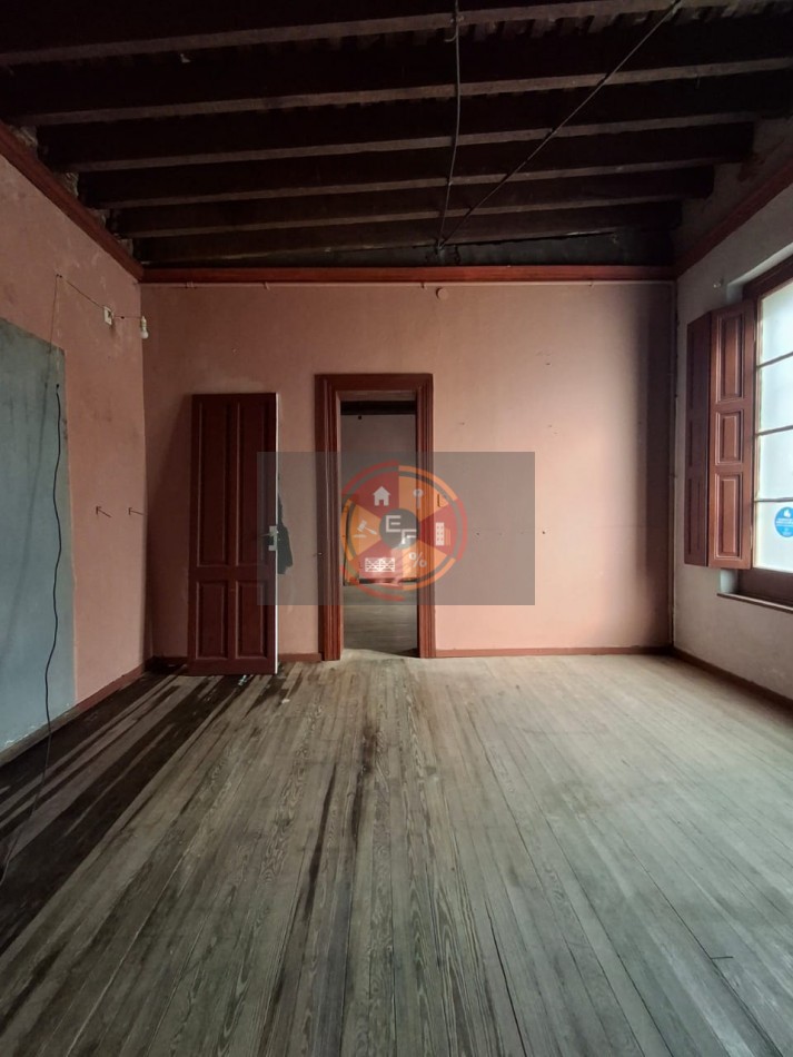 VENDE CASA CENTRICA!