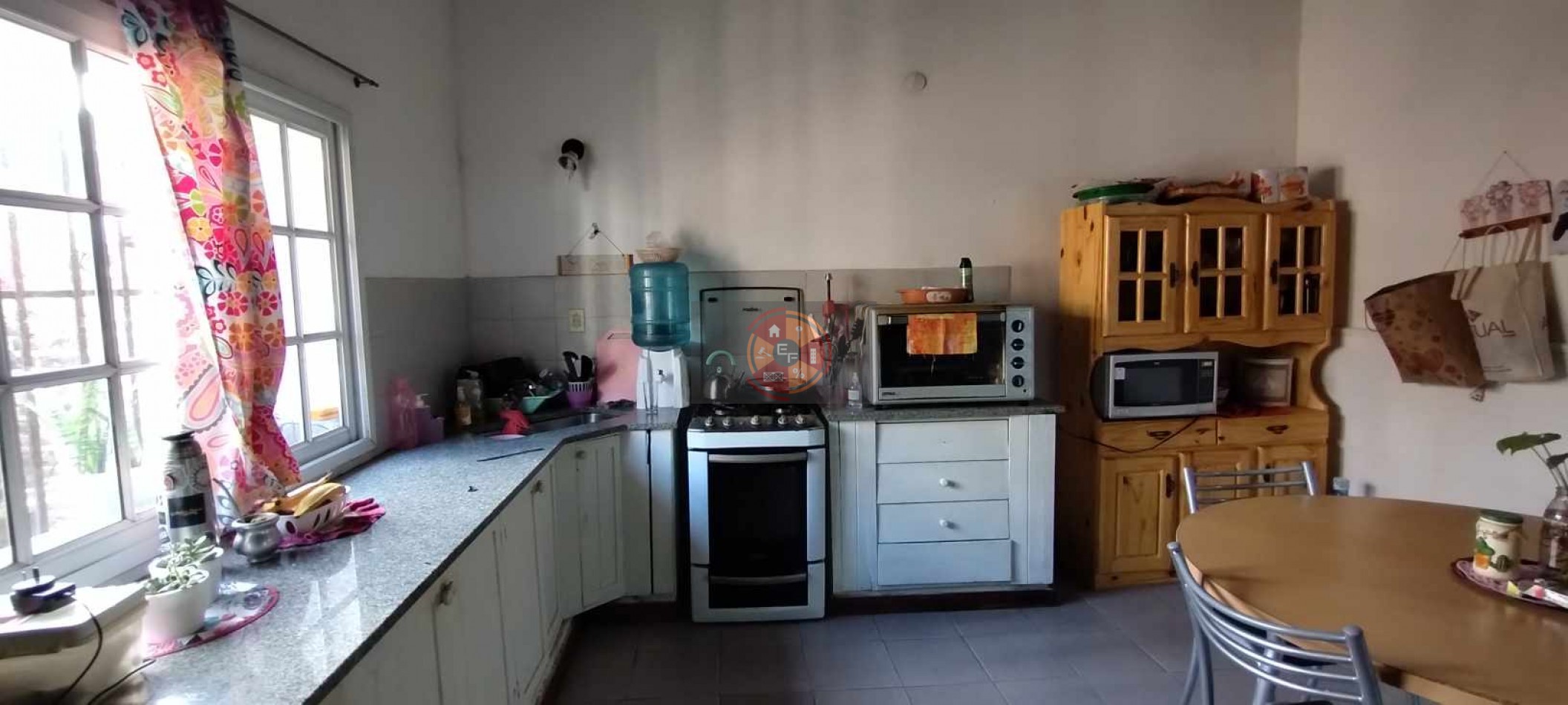 VENDE CASA EN ZONA COSTANERA!