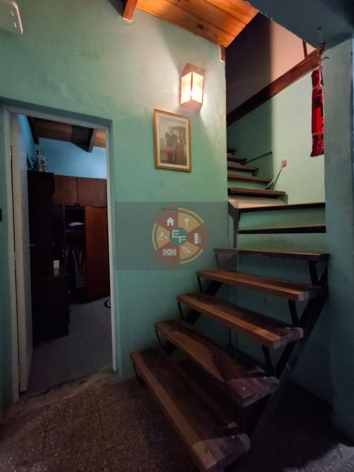 VENDE AMPLIA CASA!