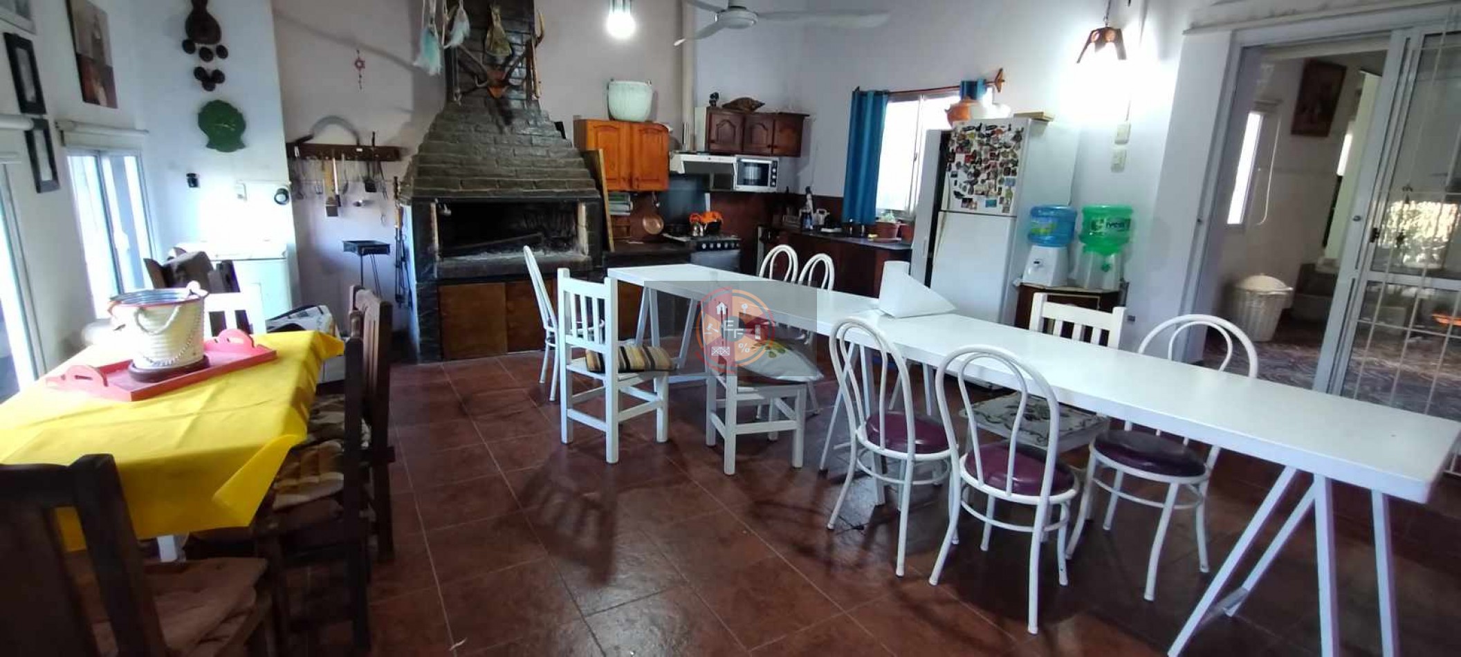 VENDE INMUEBLE COMPUESTO POR CASA, DEPARTAMENTO, LOCAL Y TALLER!