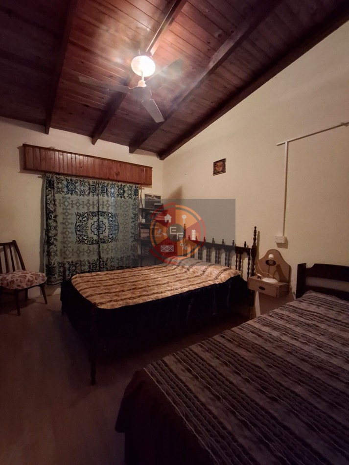 VENDE AMPLIA CASA!