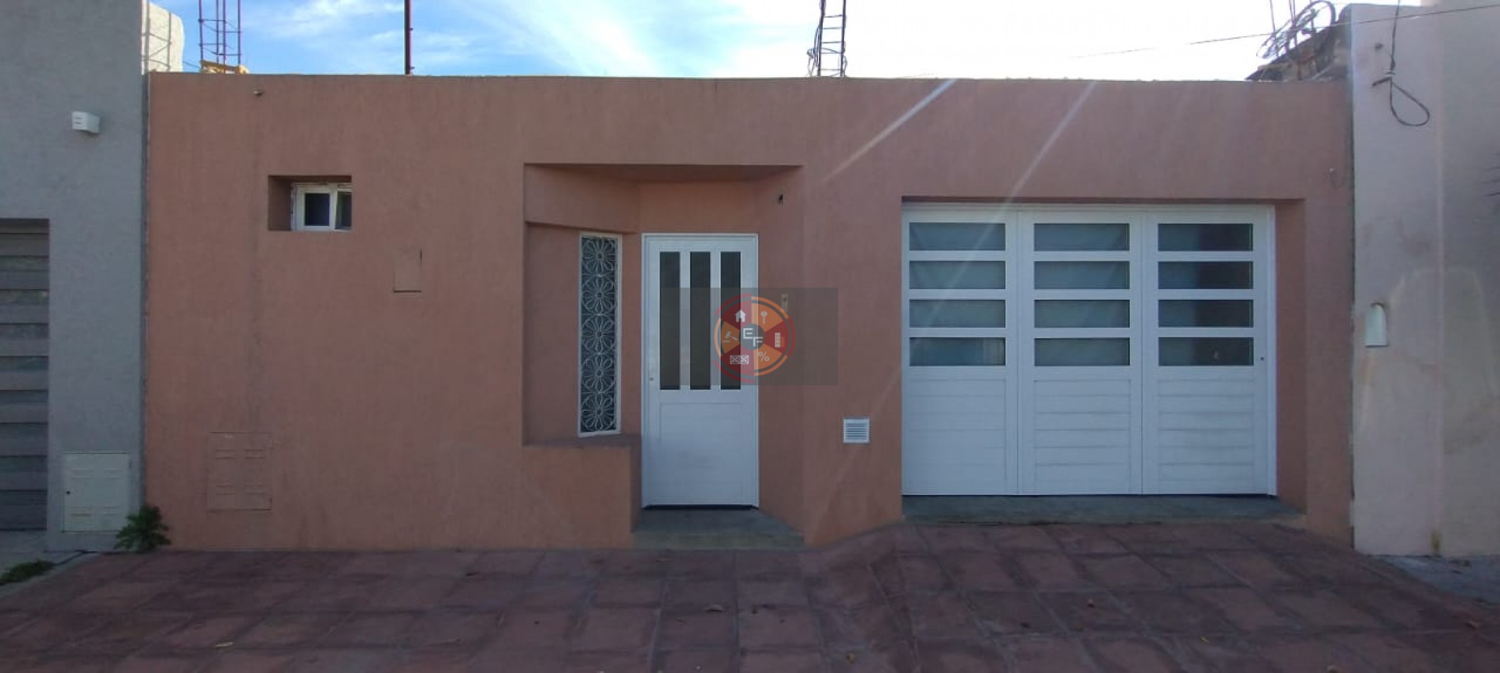 VENDE CASA A METROS DEL CORSODROMO!