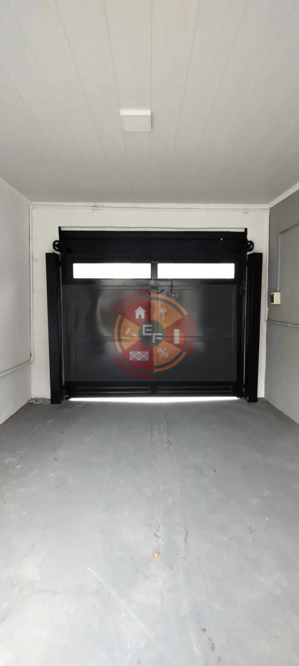 VENDE CASA SEMICENTRICA, REFACCIONADA A NUEVA!