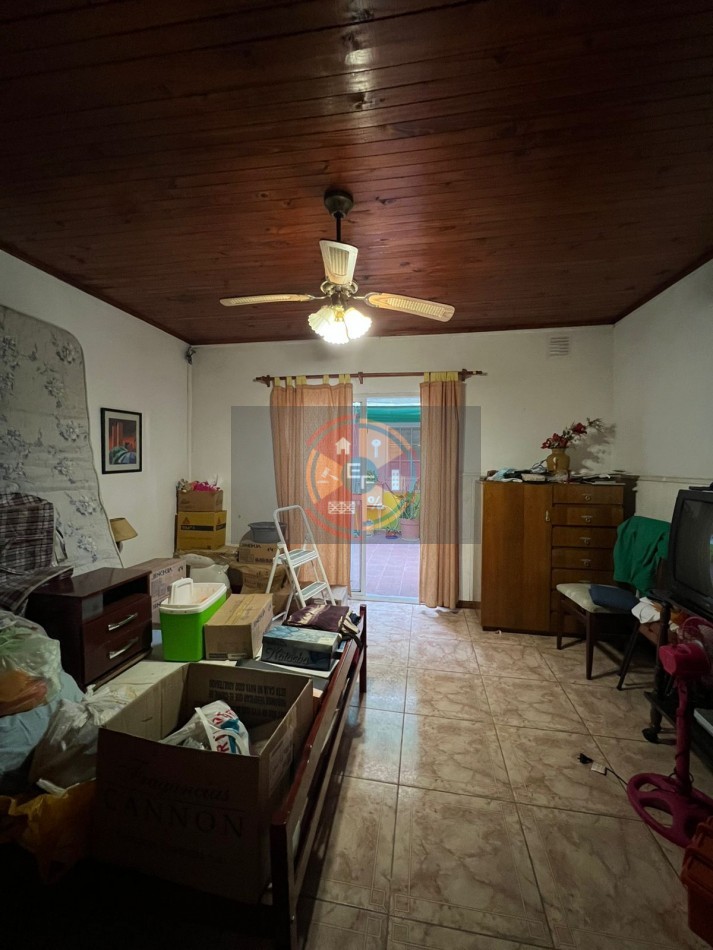 VENDE CASA Y CONSULTORIO SEMICENTRICO!