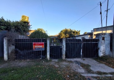 VENDE CASA EN AMPLIO TERRENO!