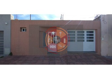 VENDE CASA A METROS DEL CORSODROMO!